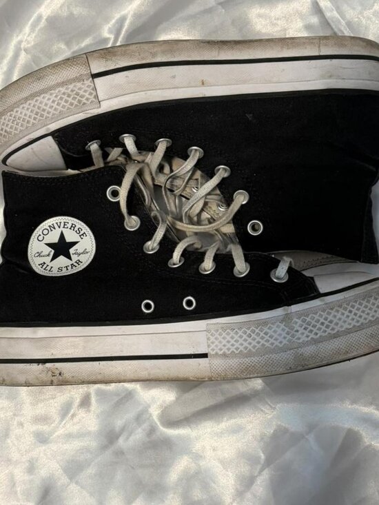 Converse - Picture 2 of 2